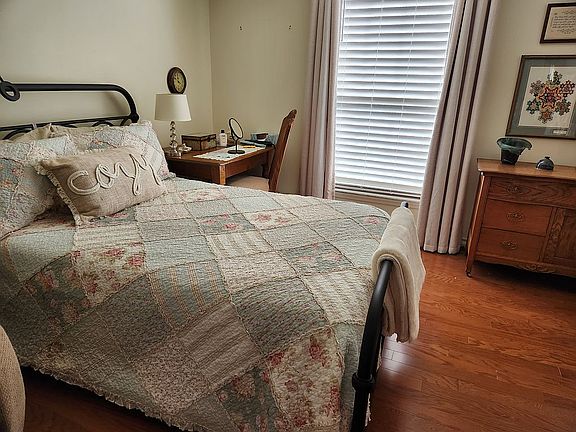 4th image of 4900 N Knoxville Ave APT 116A