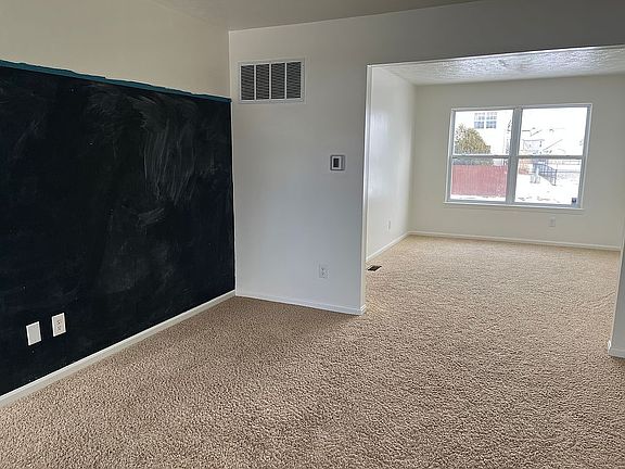 2nd family Rm/chalk board pt