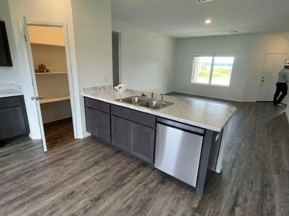 8509 E 163rd St S, Bixby, OK 74008