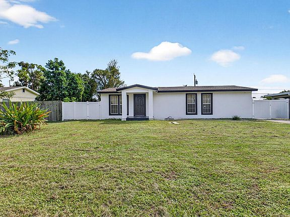 3rd image of 5196 Palm Ridge Blvd