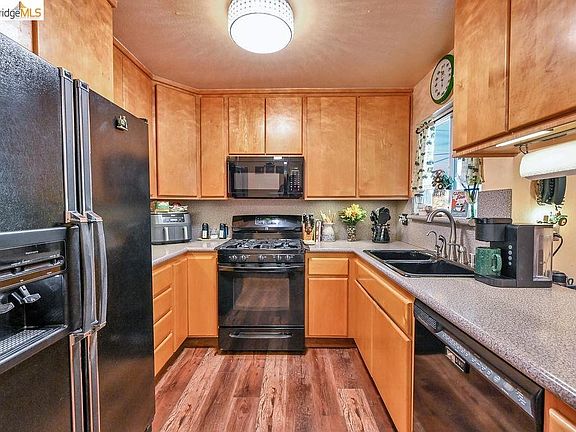 5th image of 1225 Tarrogana Dr