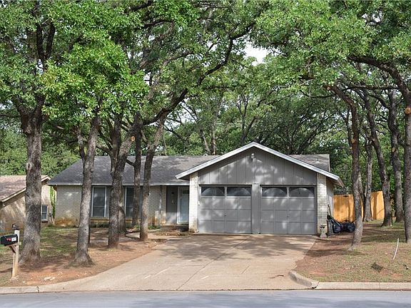 2nd image of 2825 Norwood Ln