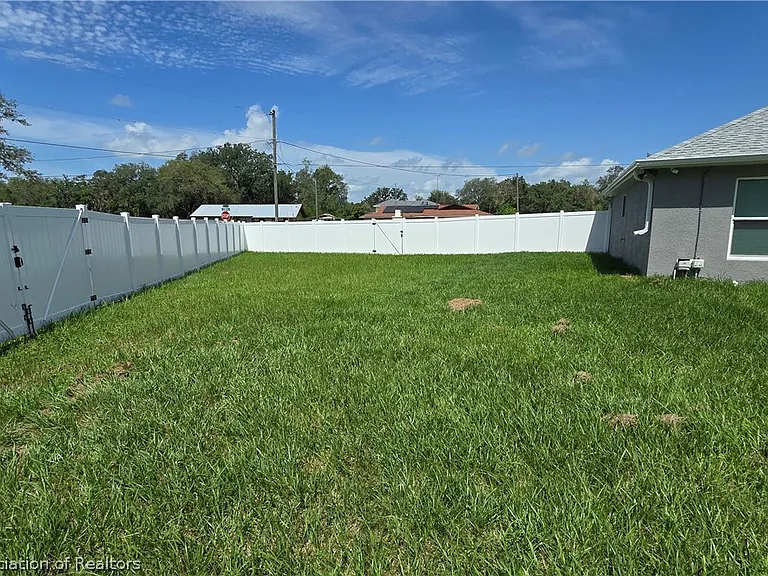 1870 N Zenith Rd — Photo 34