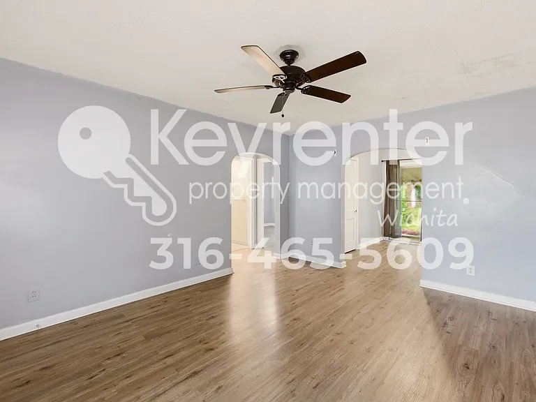 915 N Harding Ave — Photo 8