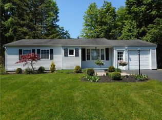59 Robinwood Trl, Rochester, NY 14623