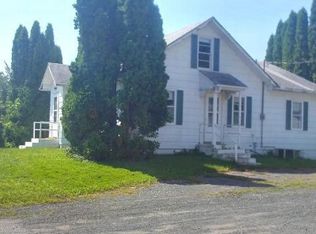 30490 Broadway St, Lindstrom, MN 55045