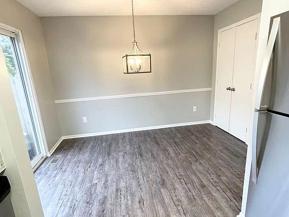 5th image of 7750 Amberfalls Ct