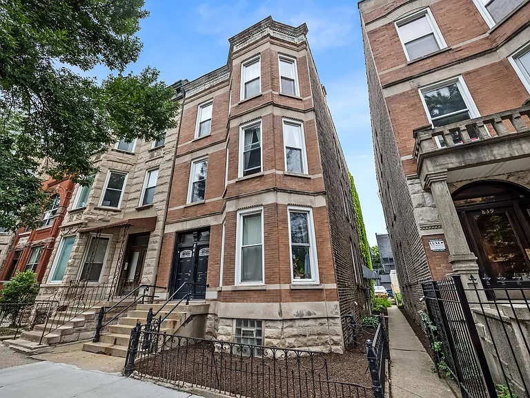 841 N Damen Ave #2F — Photo 1