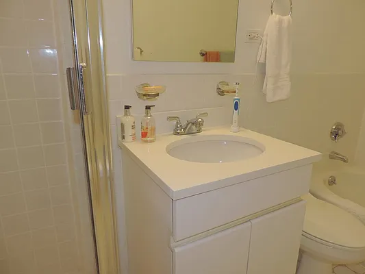 Rented by essential NEW YORK Real Estate | media 17