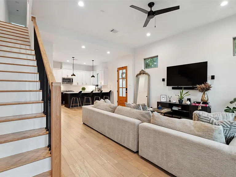 2607 Rosalie St — Photo 10