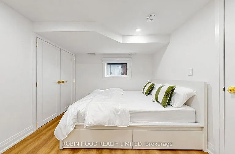 8 Laxton Ave #2 — Photo 13