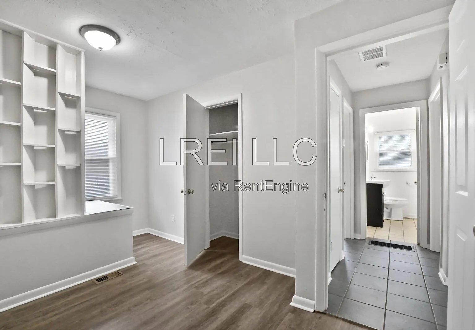 3 bed, 1.0 bath, 930 sqft, $1,475 — Photo 3