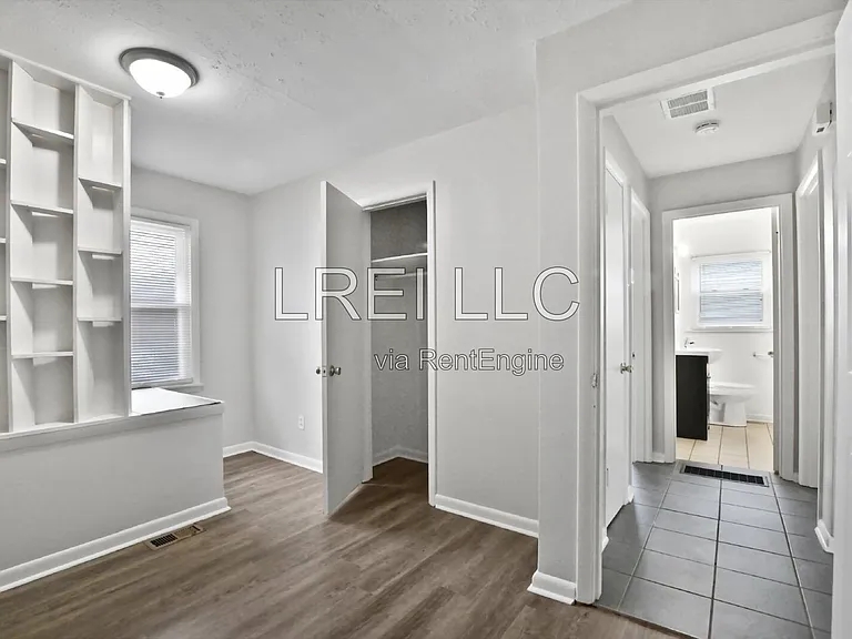 2404 Thomas Ave — Photo 3