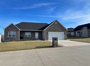 2798 N Crest Dr, Washington, MO 63090