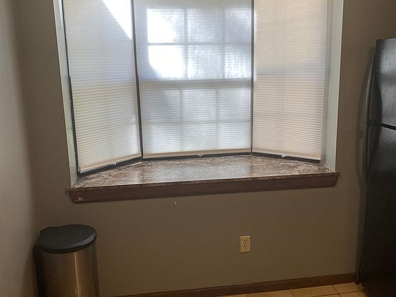 Kitchen bay window