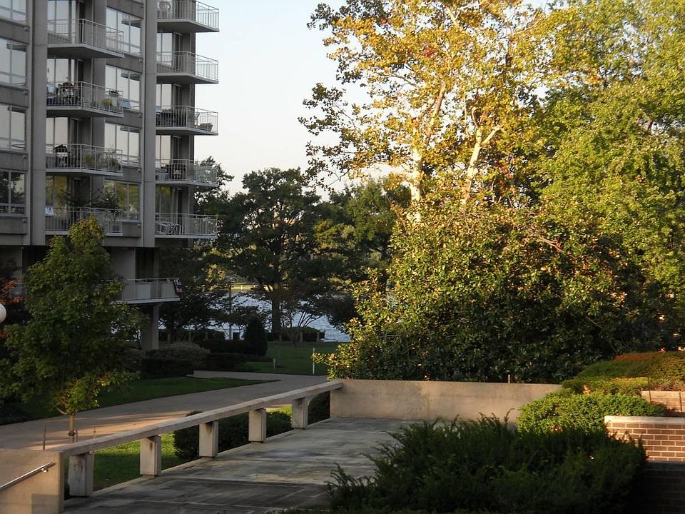 1st image of 400 O St SW APT 103