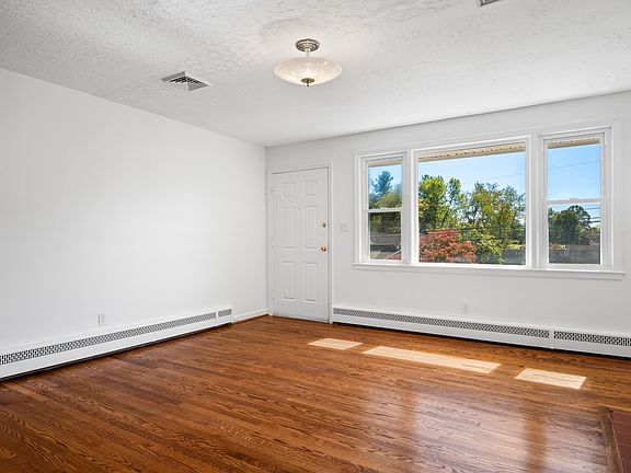 4th image of 207 Ardmore St