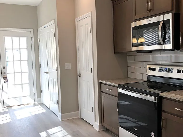 813 Goswell Dr #336 — Photo 7