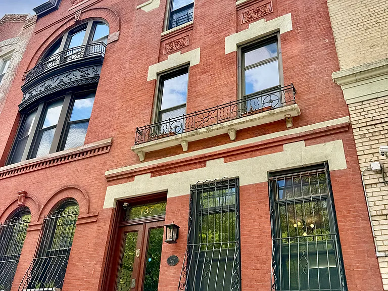 137 Manhattan Ave #1 — Photo 1