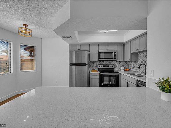 3rd image of 1220 Observation Dr APT 201