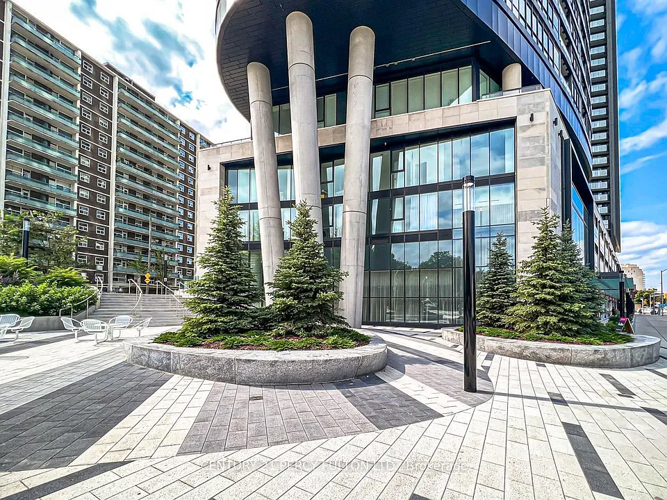 585 Bloor St E #3415