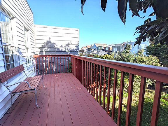 5th image of 171 Sears St