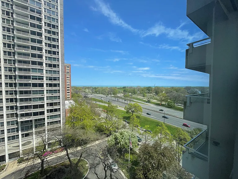 4250 N Marine Dr #1003 — Photo 9