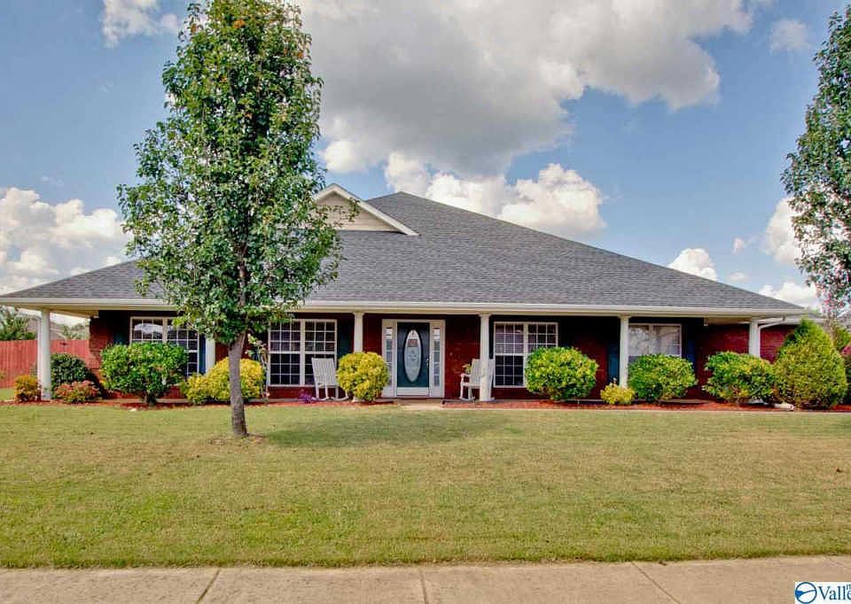 1st image of 643 Summer Cove Cir NW