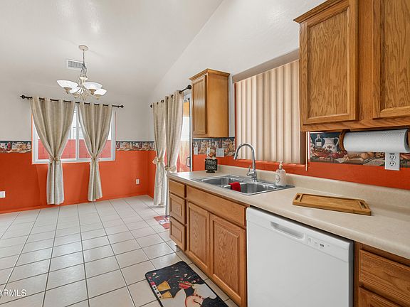 3rd image of 632 W 12TH Street