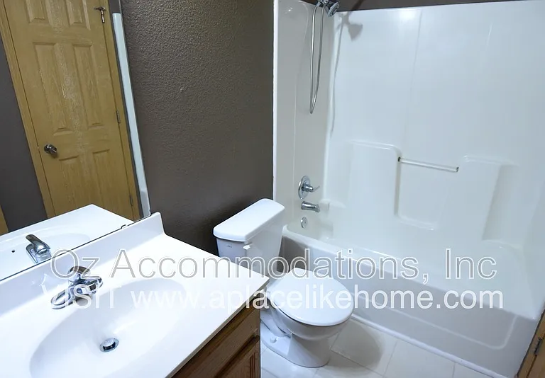 8626 N Cleveland Ln — Photo 14