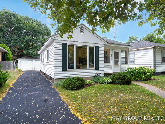 2nd image of 954 Lake Michigan Dr NW