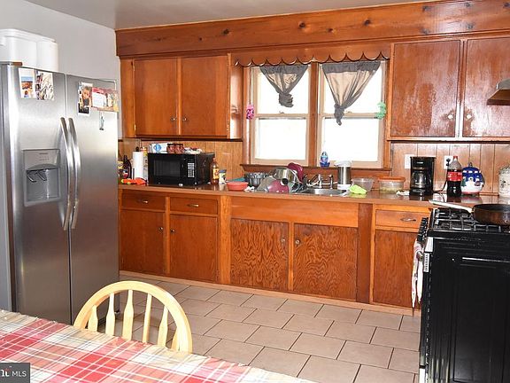 3rd image of 100 E Lockwood St