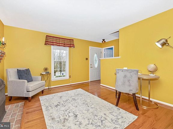4th image of 116 Royal Oak Dr