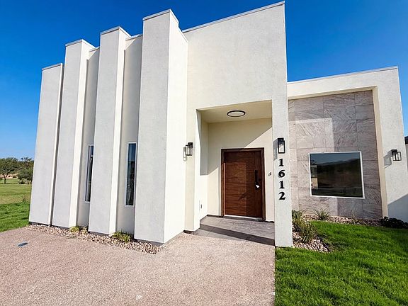 2nd image of 1612 Principal Ln