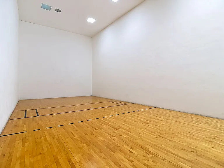 10201 Courtney Palms Blvd #203 — Photo 19