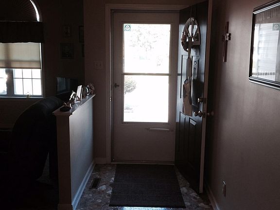 3rd image of 8539 Woodlake Dr
