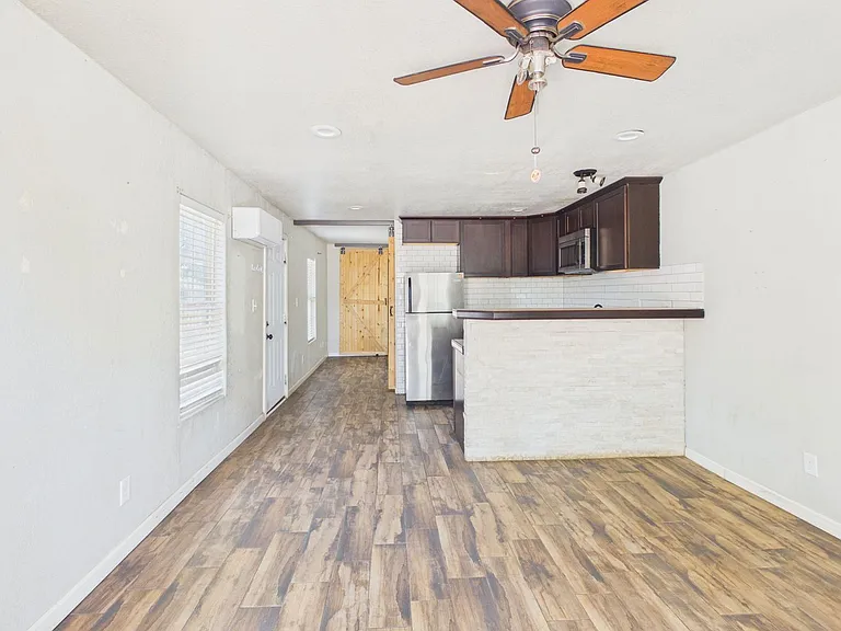313 SW 35th Ave #A — Photo 5