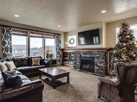 4th image of 2119 S Selkirk Dr