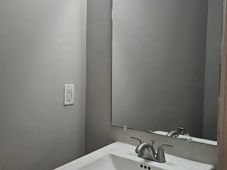 2722 Sutherland Dr — Photo 9