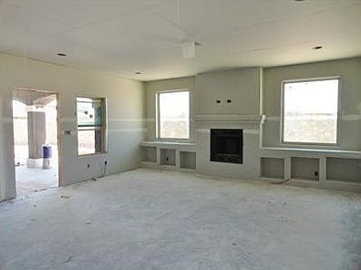 3rd image of 5862 Laurensito St