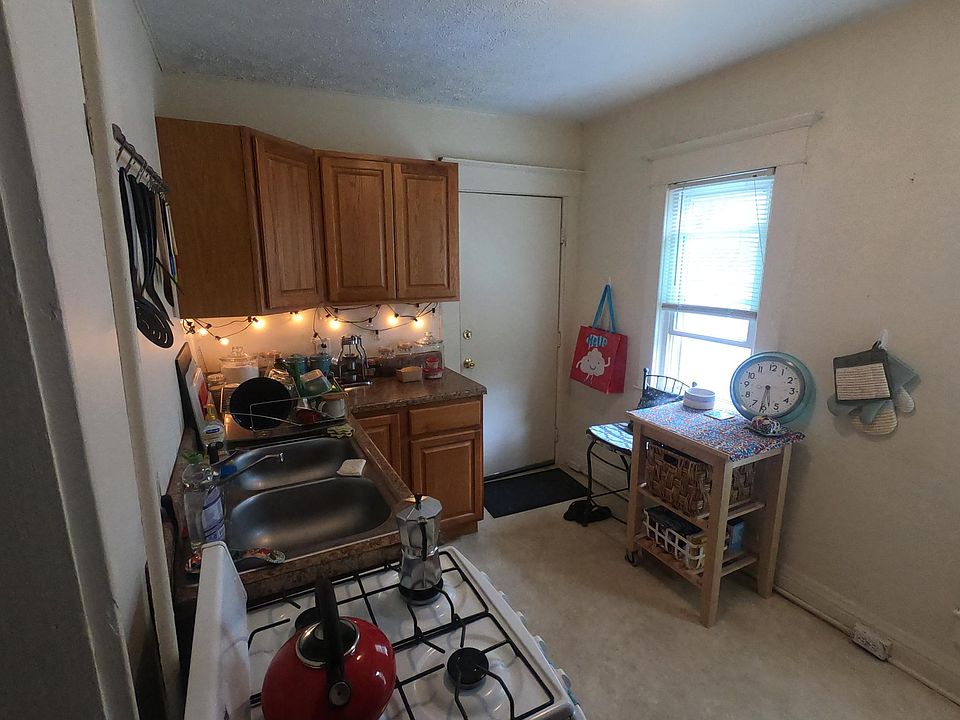1st image of 902 Eureka St #902