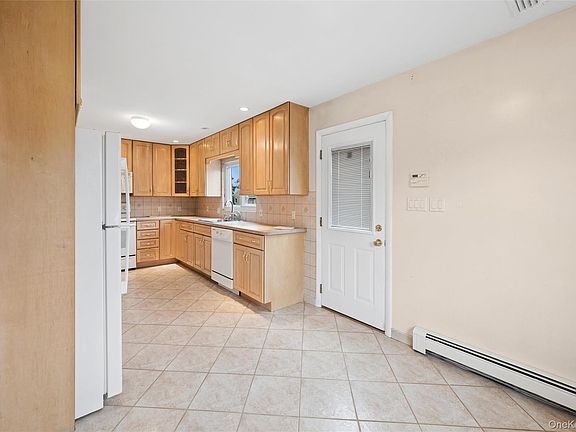 5th image of 199 Sycamore Avenue