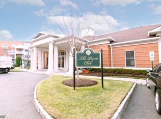 5313 Pointe Gate Dr #313, Livingston, NJ 07039