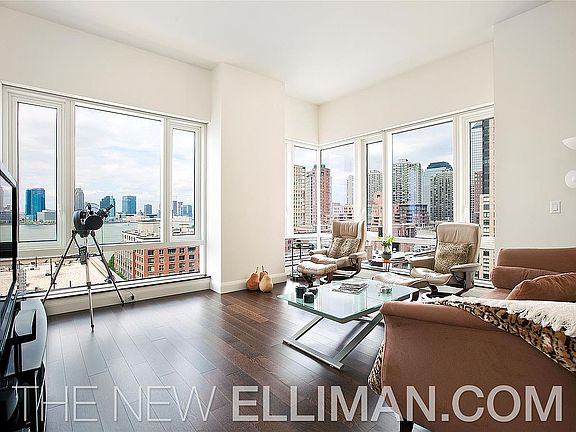 2nd image of 70 Little St W #11E