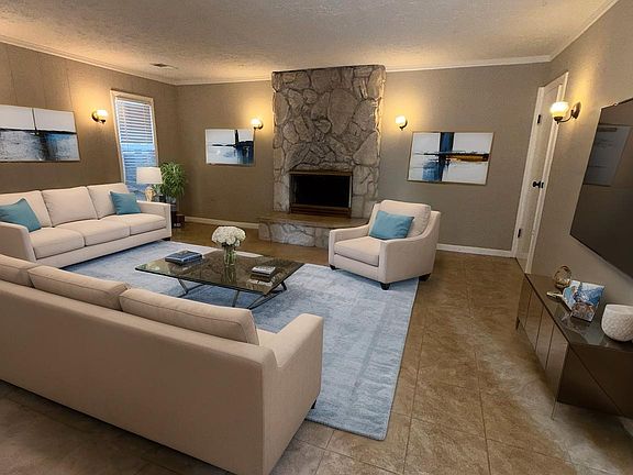 3rd image of 219 W California Ave #219