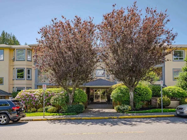1459 Blackwood St #205, White Rock, BC V4B 3V6