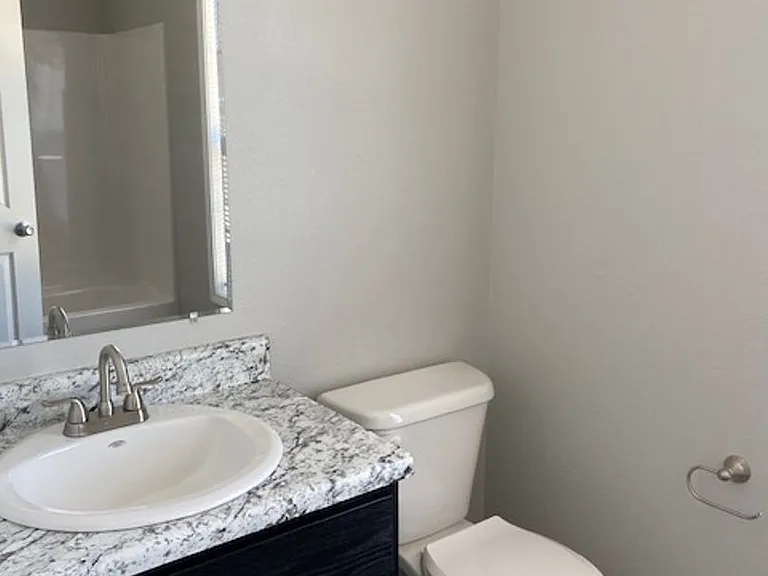 2606 Hickman Rd — Photo 7