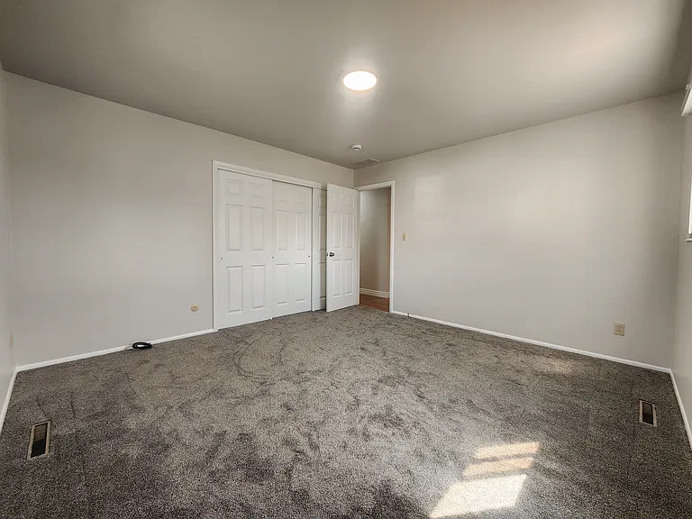 3560 S 2200 W — Photo 22