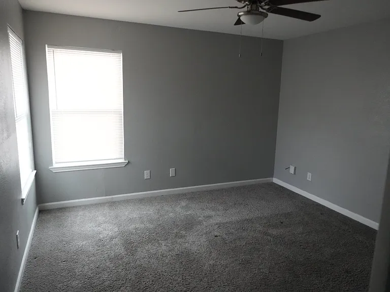 2235 Chatham Square Ct — Photo 9
