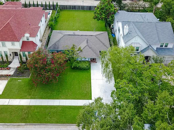 915 Wildwood Ln, Bellaire, TX 77401